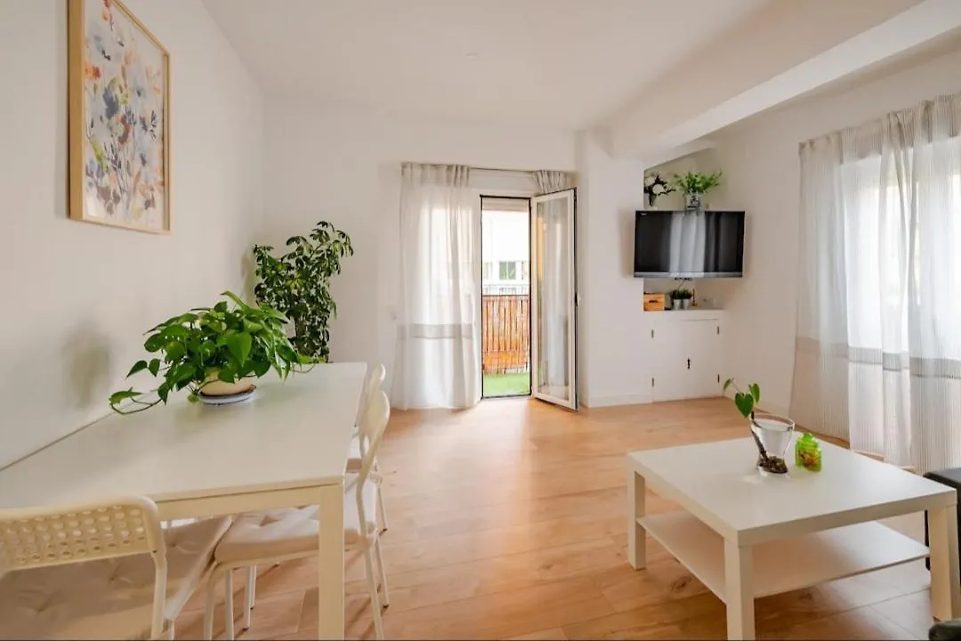 Piso Con Garaje Gratis En El Centro De Granada. Apartment