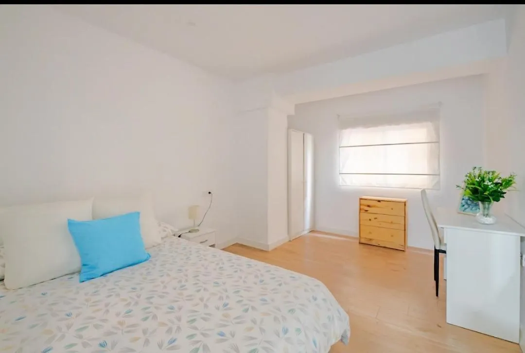 Piso Con Garaje Gratis En El Centro De Granada. Apartment